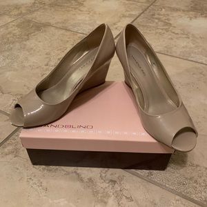 Bandolino patent leather wedge heel